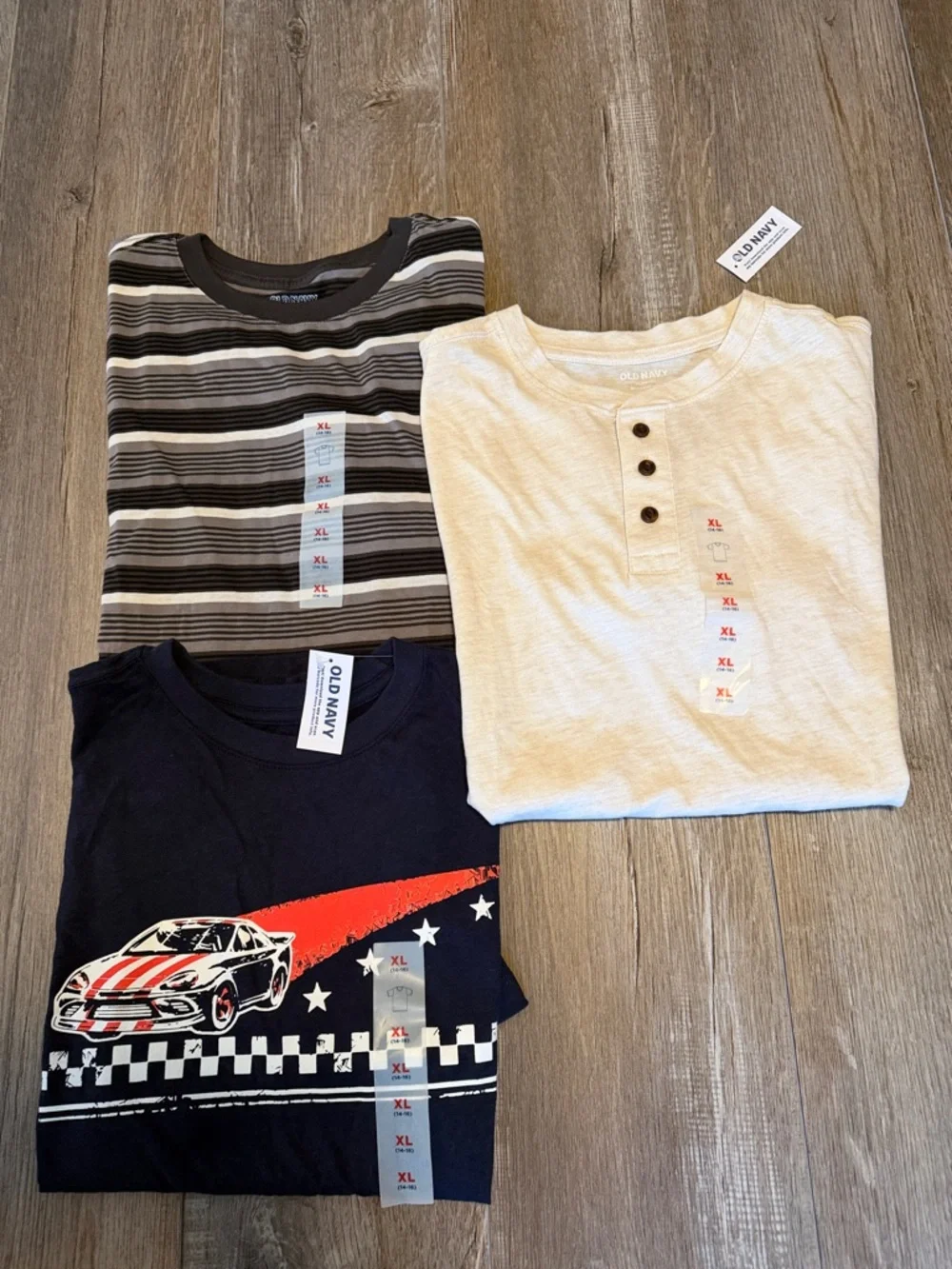 Bundle Old Navy Kids Short Sleeve Tee Trio